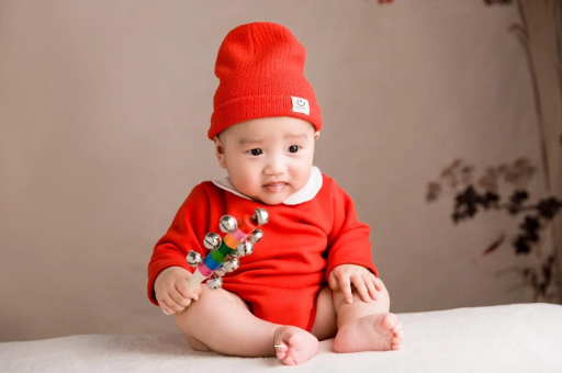 泰州宝宝几个月戴银手镯好 泰州宝宝几个月戴银手镯好